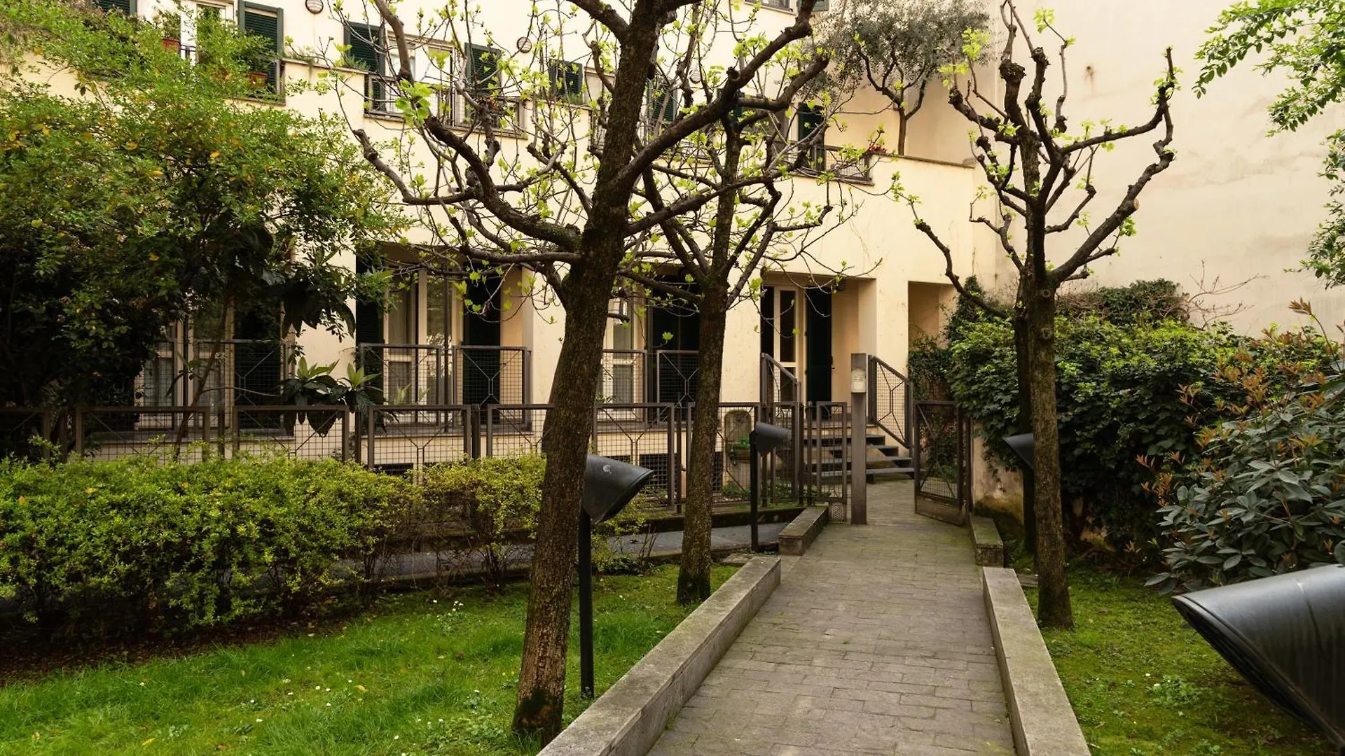 Appartamento Moscova-Brera Elegante Con Giardino Privato Milano 0*,