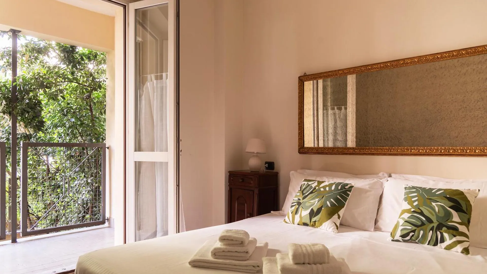 Moscova-Brera Elegante Con Giardino Privato Apartment Milan